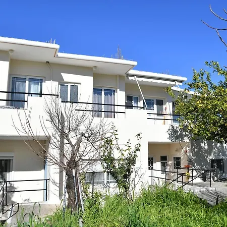 Iskas Apartment