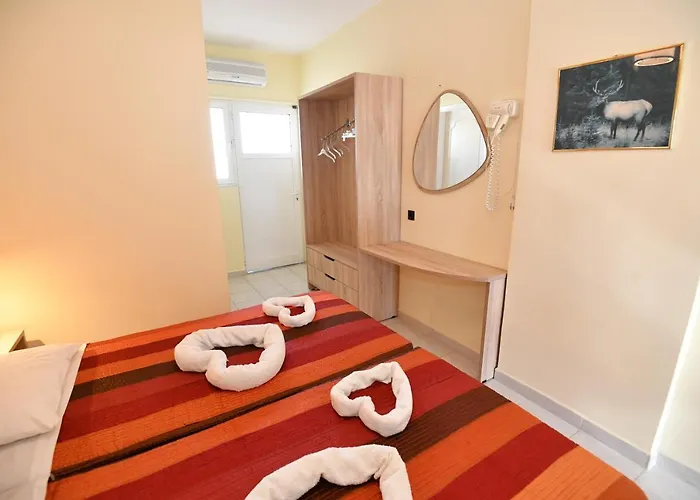 Iskas * Ιαλυσός Ρόδος